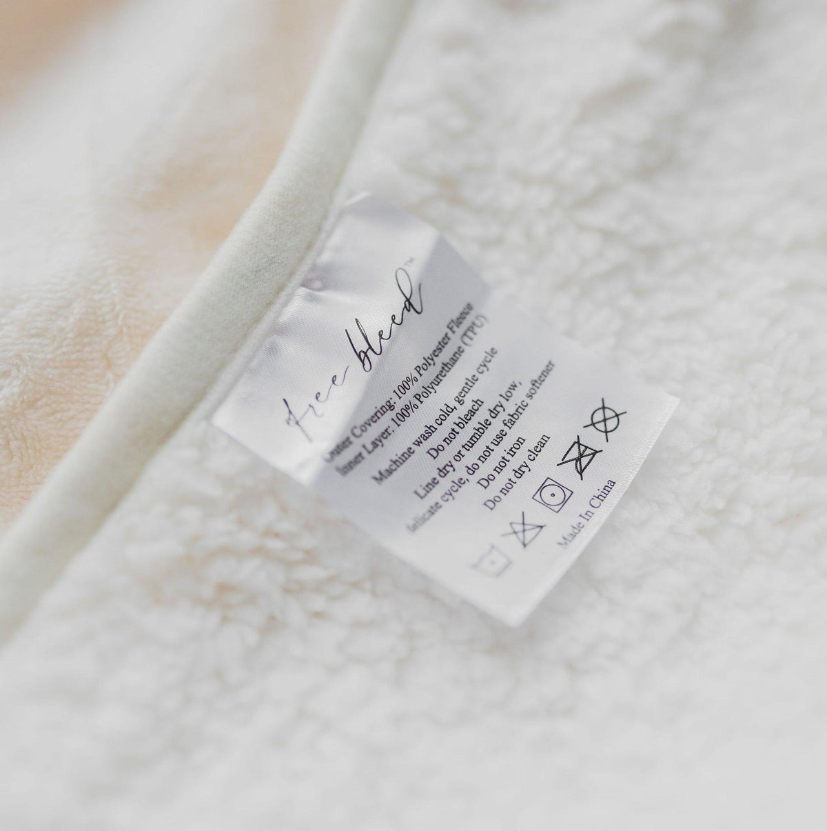 Free Bleed®  Waterproof Sex Blanket